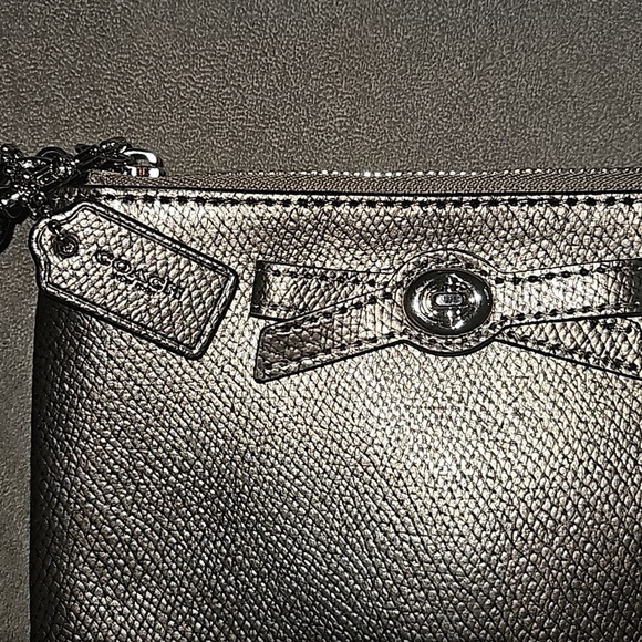 COACH NWOT metallic wristlet with a bow - Picture 3 of 6